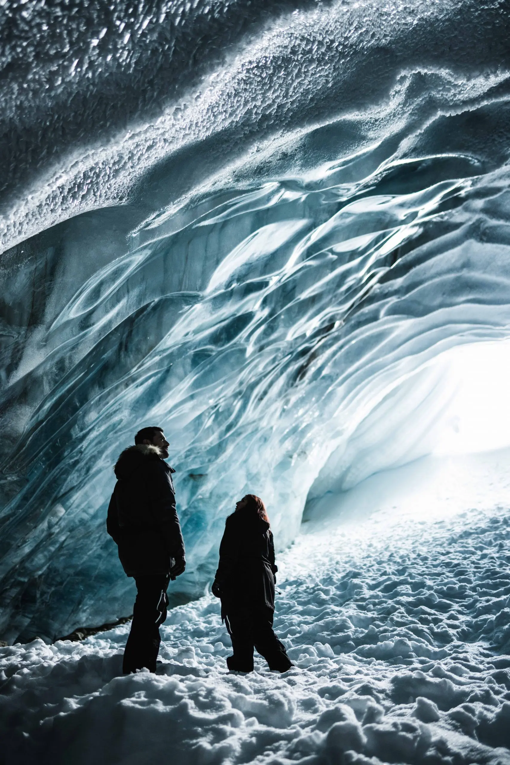 Thrill-seekers can ride a private helicopter to ice caves (courtesy Shangri-La Vancouver)