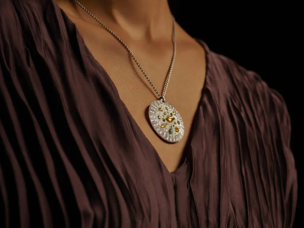 The campaign offers glimpses of nature’s bounty amidst open fields and sparkling sea.