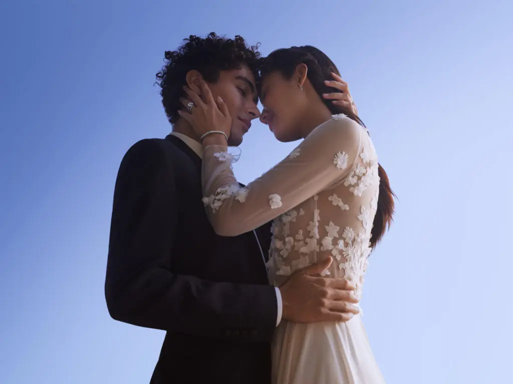 De Beers celebrates love with timeless diamonds.