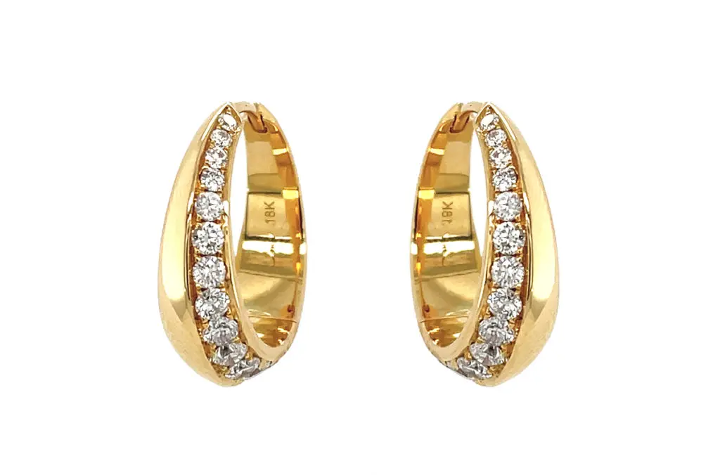 The handcrafted Lizzie Mandler 18-karat yellow gold hoop earrings feature the most beautiful diamond accent.