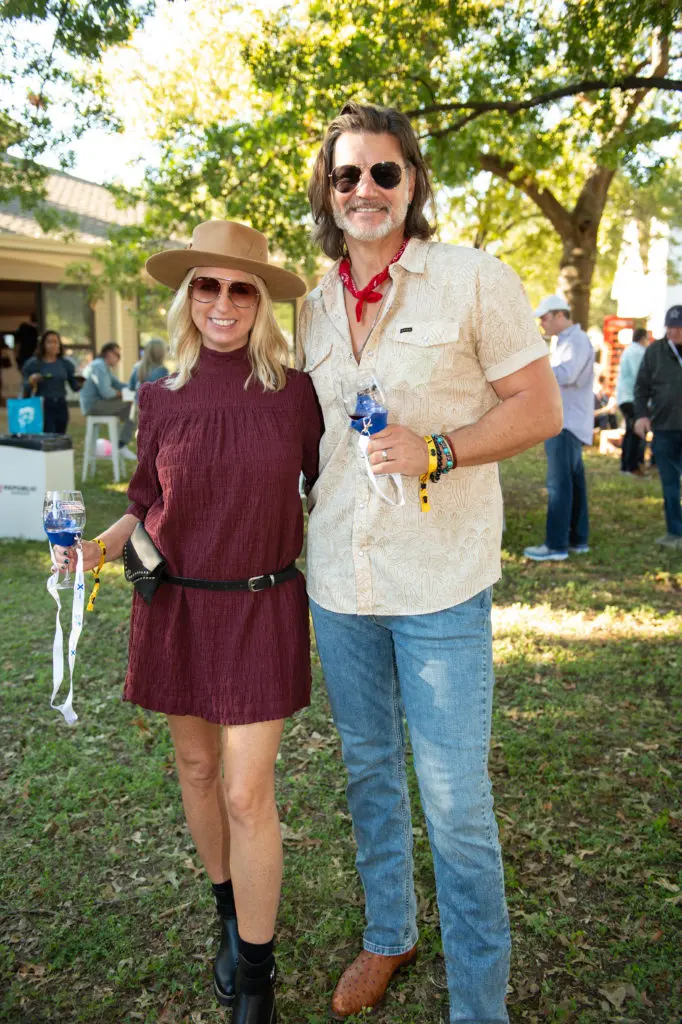 Stephanie Bond, Devin Benton (Photography by Georgia Fiala). 
