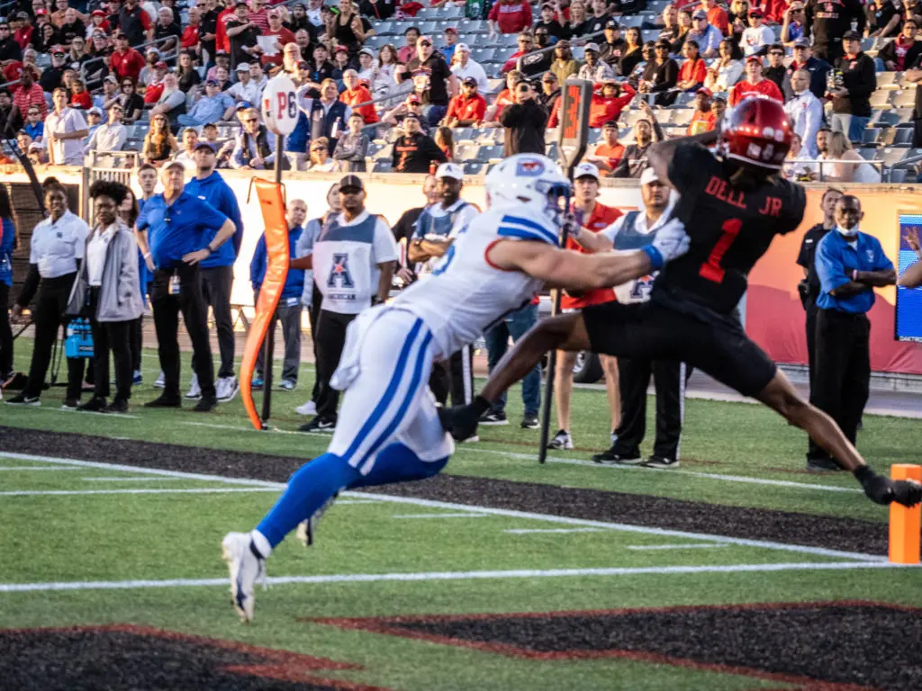 UH receiver Nathaniel Dell is almost impossible to cover one on one. (Photo by F. Carter Smith)