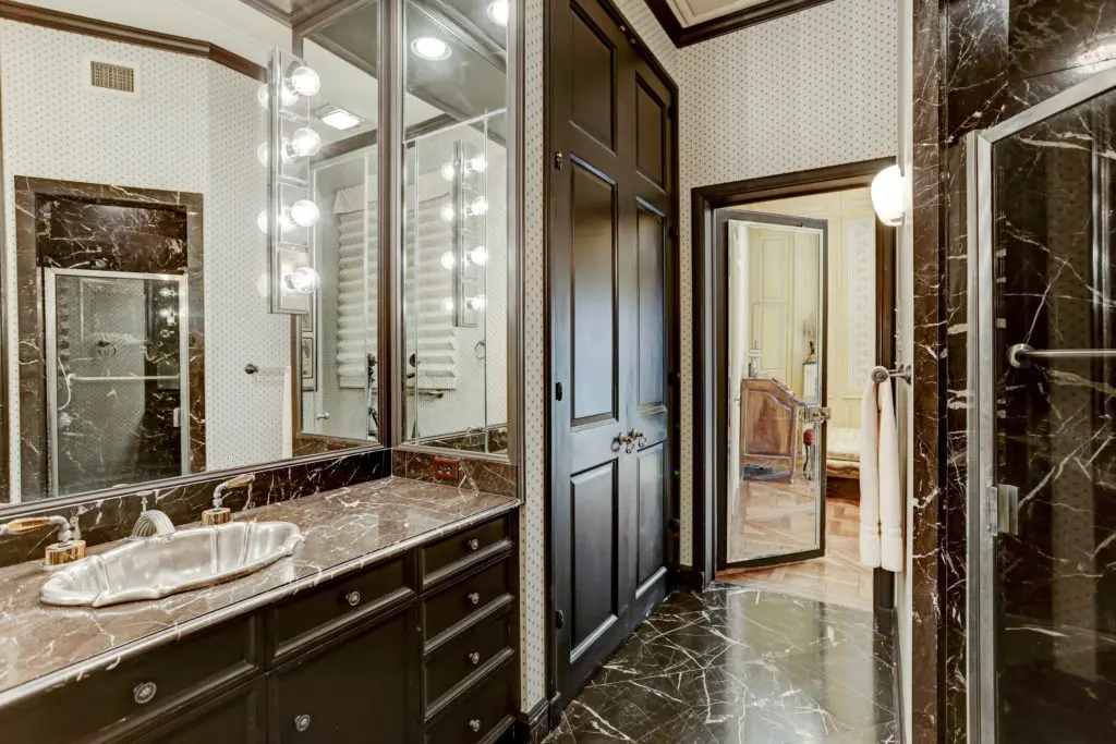 A more masculine bathroom (Photo by TK Images)