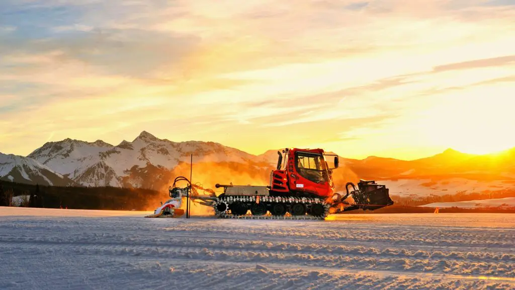 Hotel Jerome offers the ultimate snowcat experience for evening views (courtesy Hotel Jerome)