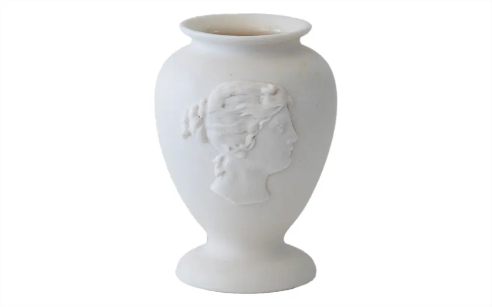 Liz Marsh Designs
hand-made porcelain flora vase, $220 (Photo by Pär Bengtsson)