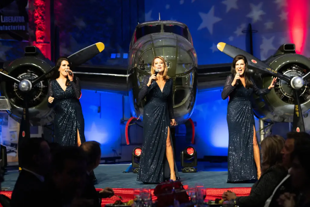 The Champion Sisters performing at the Lone Star Flight Museum Gala honoring Oscar Wyatt. (Photo by Daniel Ortiz)