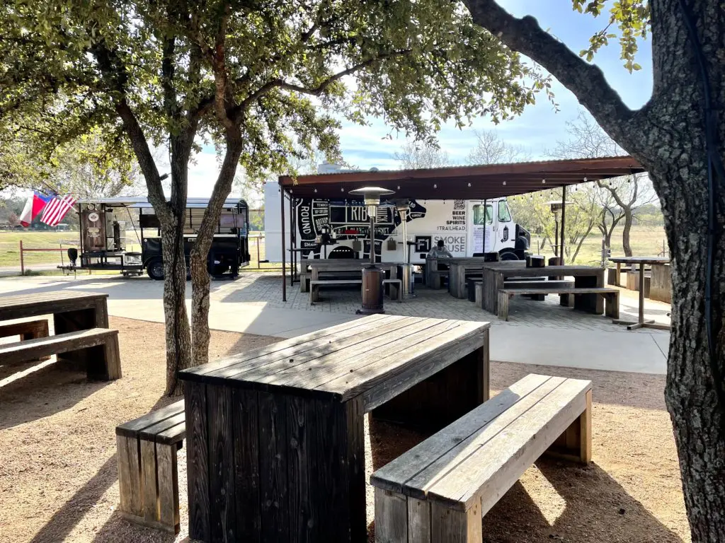 F1 Smokhouse - new food truck with ample outdoor seating. Photo by Courtney Dabney. 