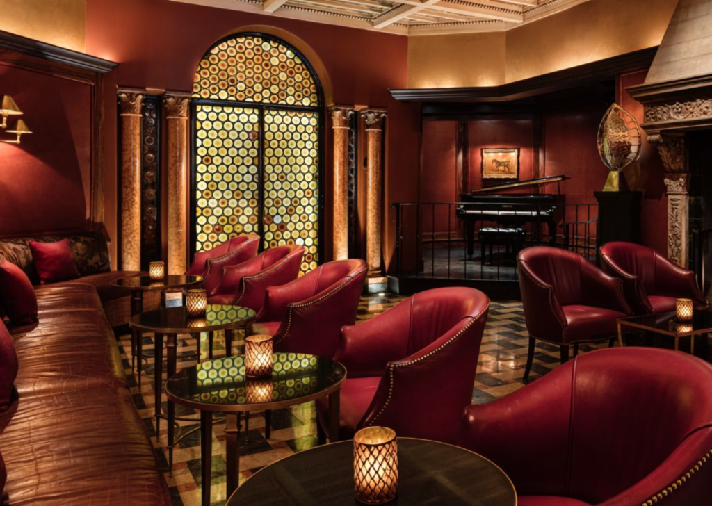 The holiday season wouldn't be complete without at least one cocktail at our beloved Mansion Bar