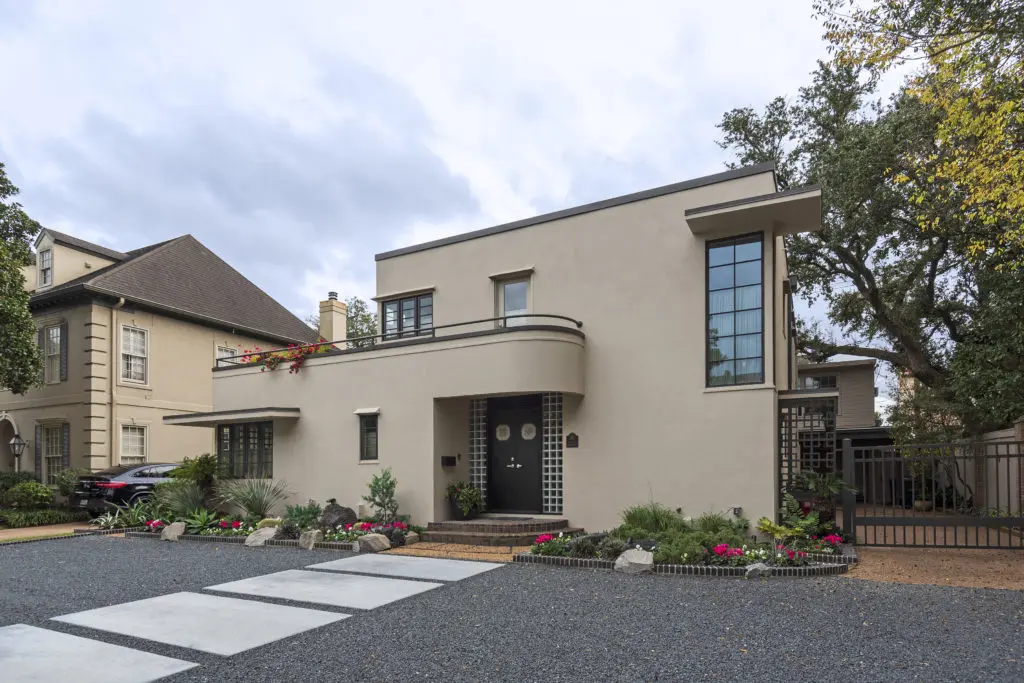 This rare modernistic home (1937), known as the Childress House, in River Oaks was  restored by Linda & John Thomas after a devastating fire. (Photo by Jim Parsons)