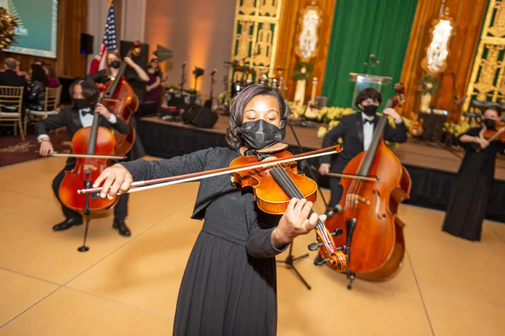 The Virtuosi of Houston Small Ensemble at the Spindletop Charities Holiday Gala (Photo by Fulton Davenport/PWL Studio)