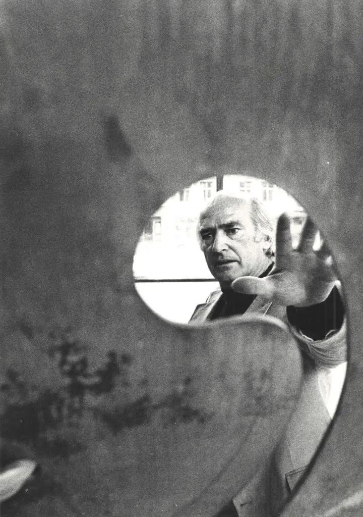 Harry Bertoia, circa 1970s (Courtesy Harry Bertoia Foundation) 
