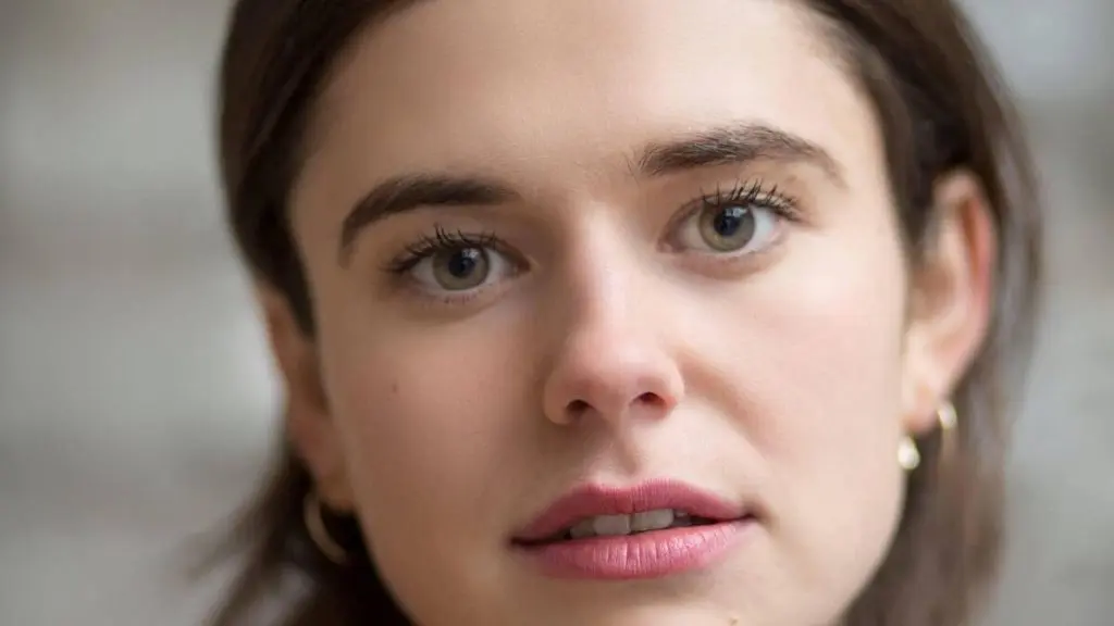 New Hulu series "Conversations With Friends" stars newcomer Alison Oliver as Frances.