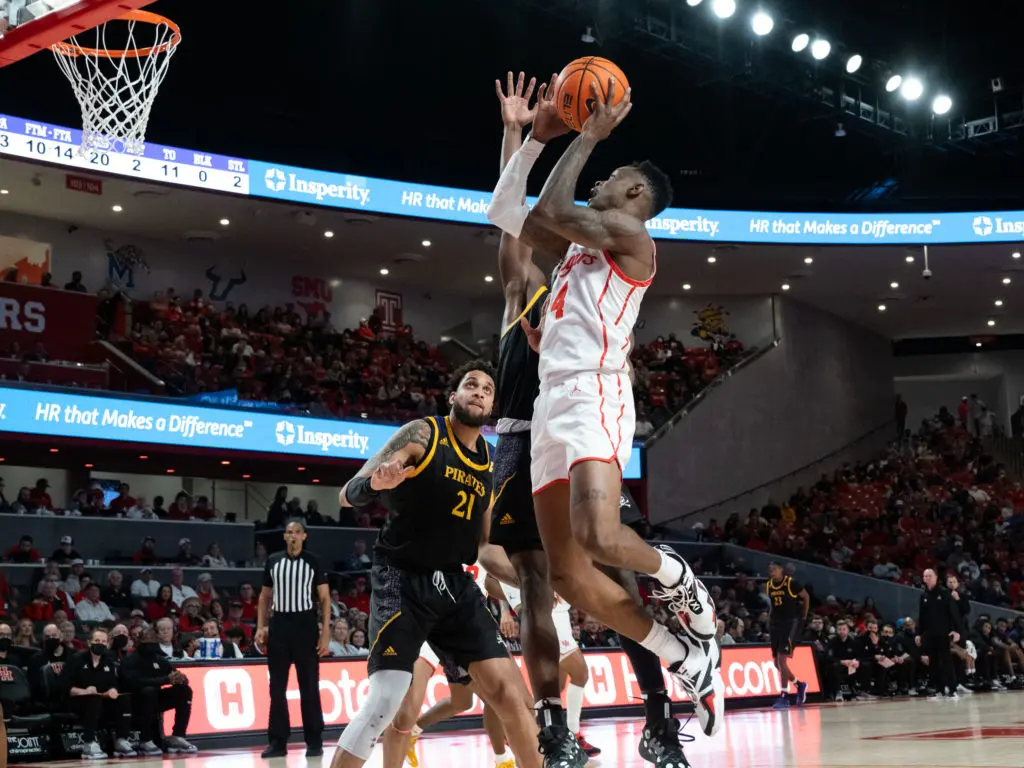 Taze Moore does something of everything for this UH team. (Photo by F. Carter Smith)