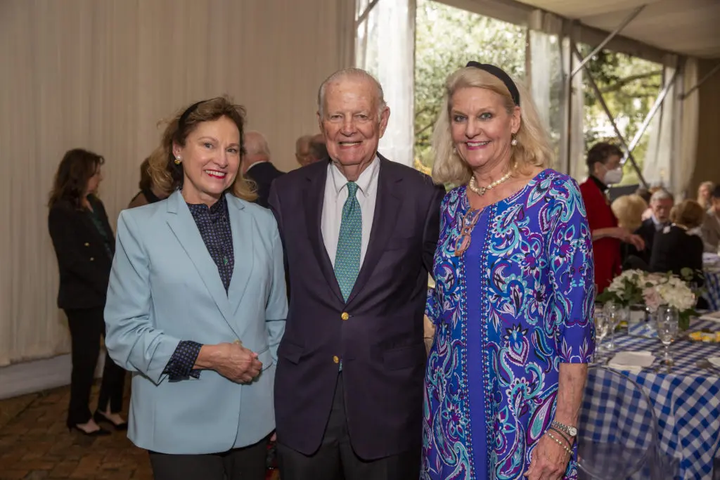 Minnette Boesel, James A. Baker III, Alison Bell at the Houston Heritage Society event in Sam Houston Park (Photo by Jenny Antill Clifton)