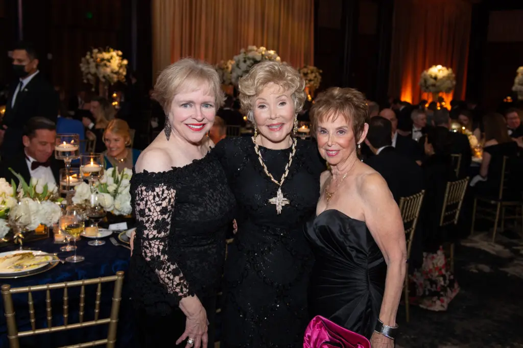 Leila Perrin, Joan King Herring, and Evelyn Leightman at the Houston Symphony ball. (Photo by Wilson Parish)