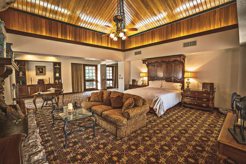 The primary suite at Crawford Ranch.
