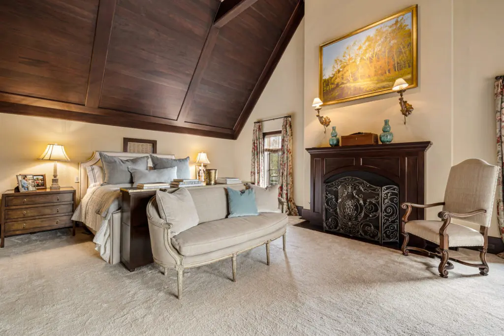 The owner's suite in the 1722 River Oaks Boulevard home of Frances and Tony Buzbee. (Photo by Courtesy of Josh Gremillion for Douglas Elliman)