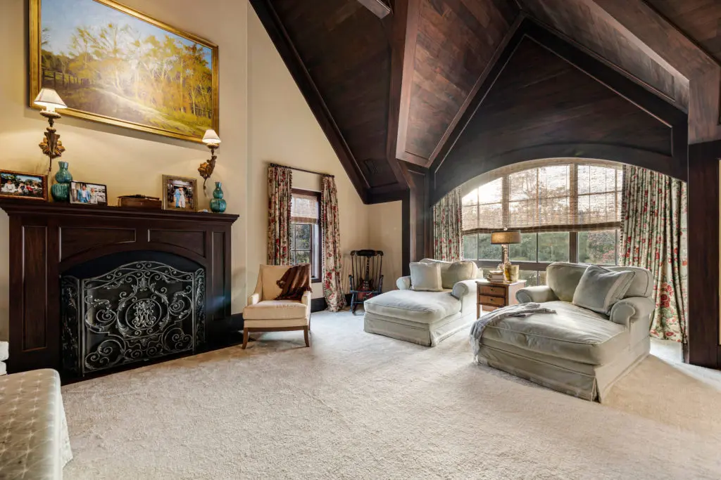 The owner's suite in the 1722 River Oaks Boulevard home of Frances and Tony Buzbee. (Photo by Courtesy of Josh Gremillion for Douglas Elliman)