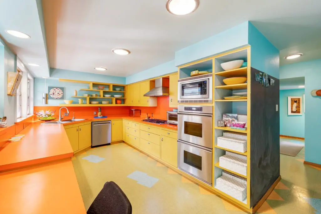 The mid-century modern time-capsule dwelling at 2430 Maroneal Street in Old Braeswood  ( (Photo by Josh Gremillion Photography)