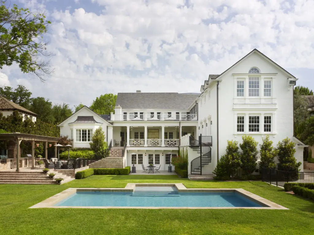 Hull designed the millwork at this Colonial Revival. 