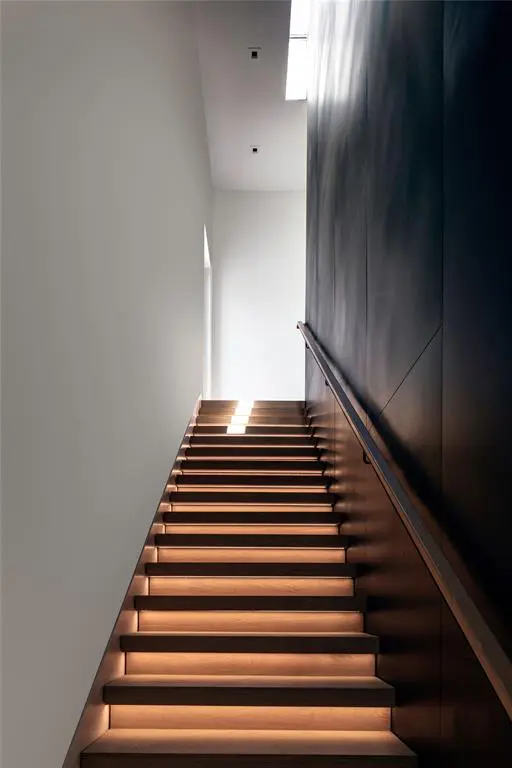 Even a stairwell can be a work of balanced art in the Taula House. 