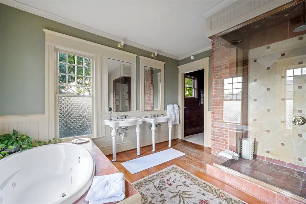 A mix of old and new — with plenty of charm. 