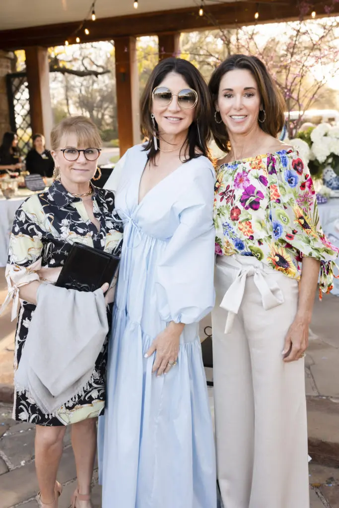 Susan Young, Cami Goff and Fort Worth Garden Club President Susanne Avondet at An Evening in the Garden. (Photo by Ellman Photography)