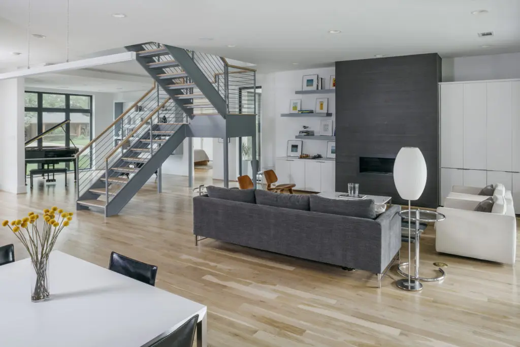 Hollenbeck Architects designed the 4,900 square foot home in Braeswood, built in 2018 by Brian Silver of BAS Concepts. (Photo by Ben Hill)