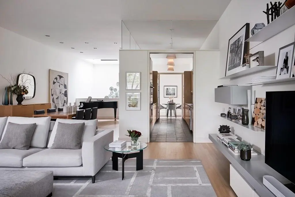 The clean-lined minimalism continues in the living area. 