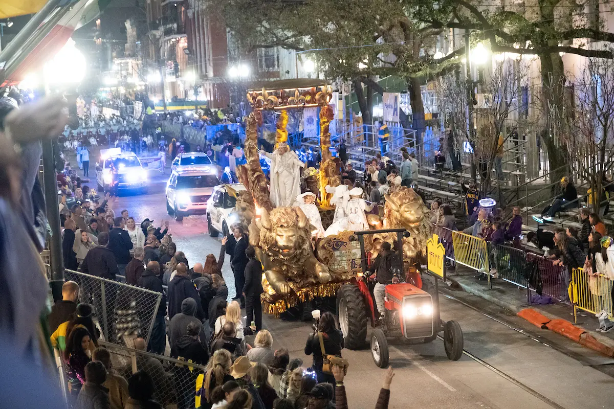 King of Hermes Franco Valobra leads the Krewe of Hermes night parade during New Orleans Mardi Gras. (Photo by Daniel Ortiz)