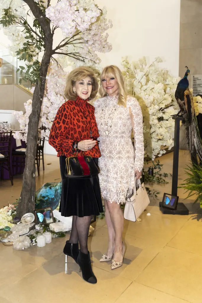 Doris Jacobs, Suzette Derrick (Photo by Kim Leeson)