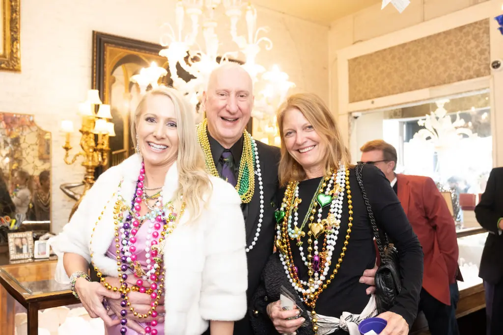 Lauri & Tracy Krohn, Mary Claire Conwill at the Krewe of Hermes walking parade watch party at Valobra Master Jewelers (Photo by Daniel Ortiz)