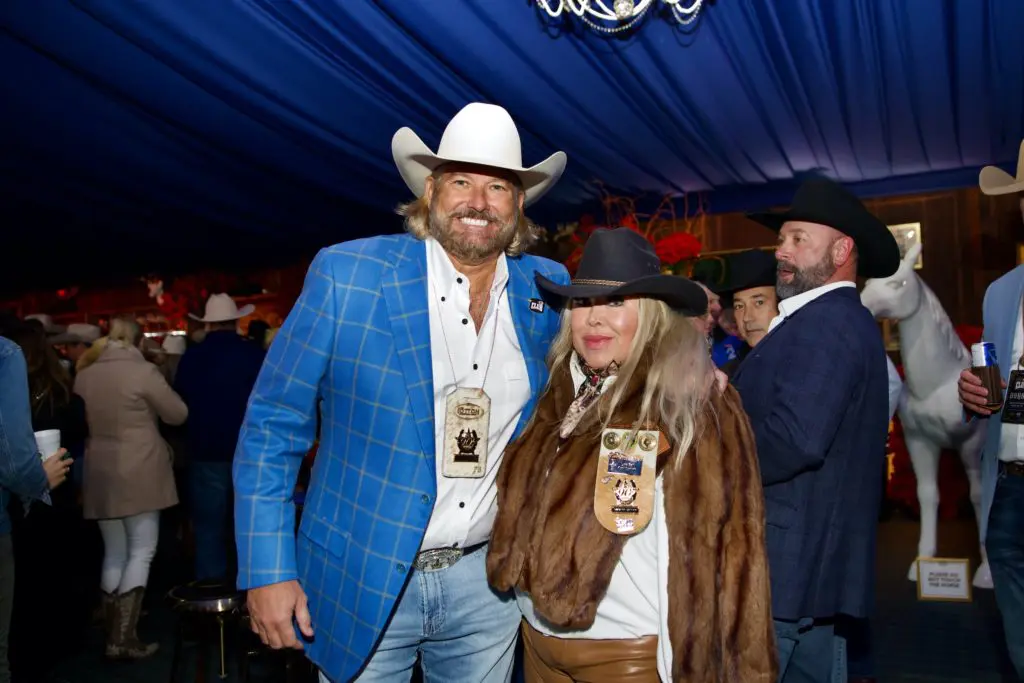 Pete Bell and Lara Bell (Photo by Ashley Patranella/Painted Peacock Photography)
