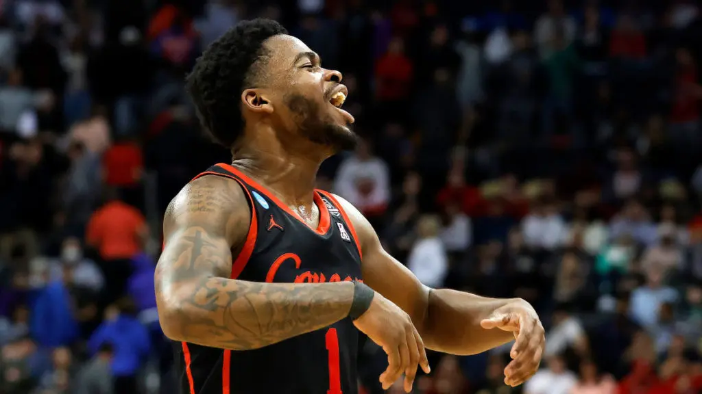 Young point guard Jamal Shead and his Houston teammates are dancing into the Sweet 16. Again.