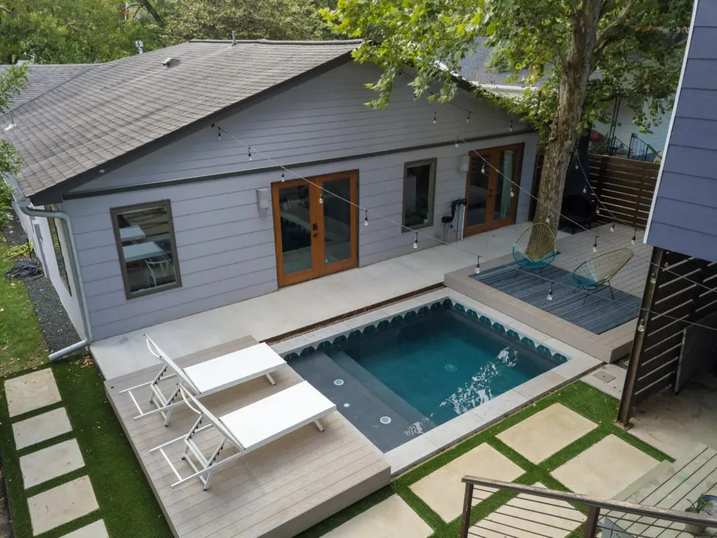 The Avenue H home backyard created by Texas Tiny Pools, YardZen, and Cutters Landscaping (Photo by Twist Tours)