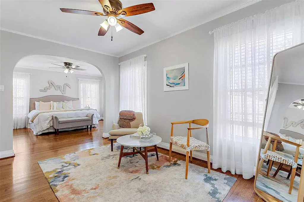 A separate seating area in the master bedroom. 