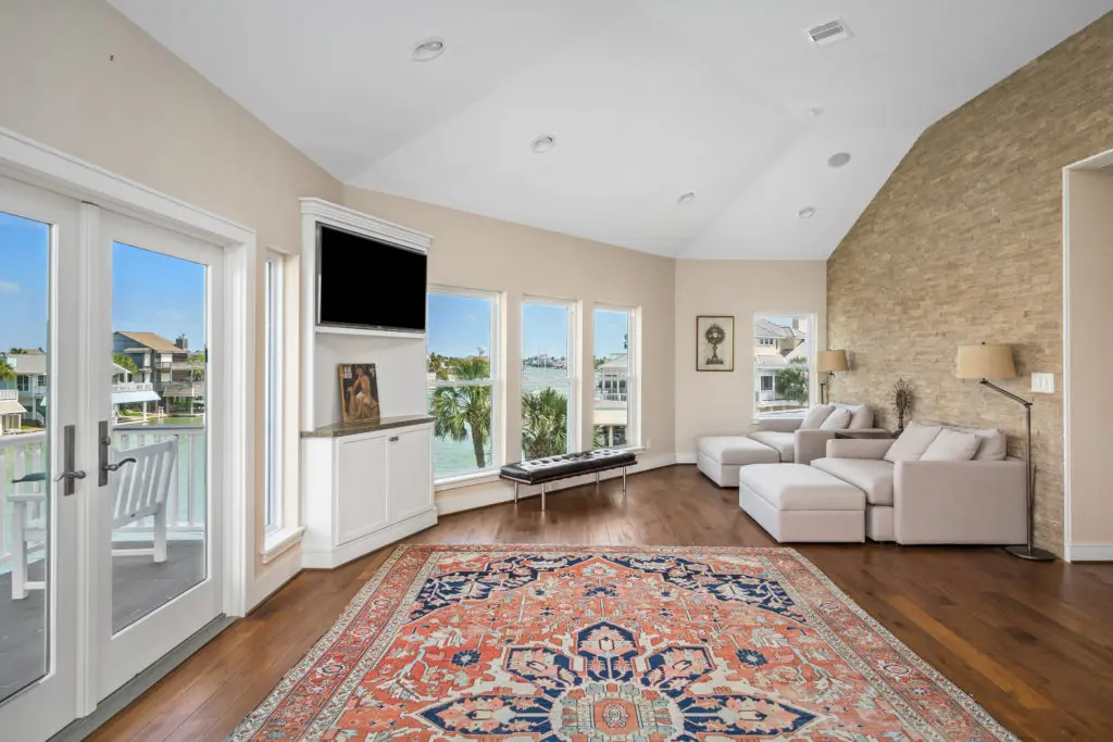  Jamaica Beach residence at 16502 Bayfront Drive (Photo by Sonya Bertolino for Douglas Elliman Realty)
