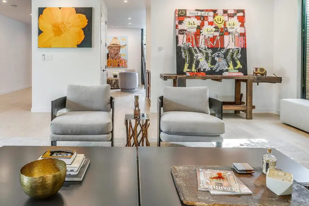 5024 Bryce is filled with artistic details and the artwork of its owner pop artist Erzseke.