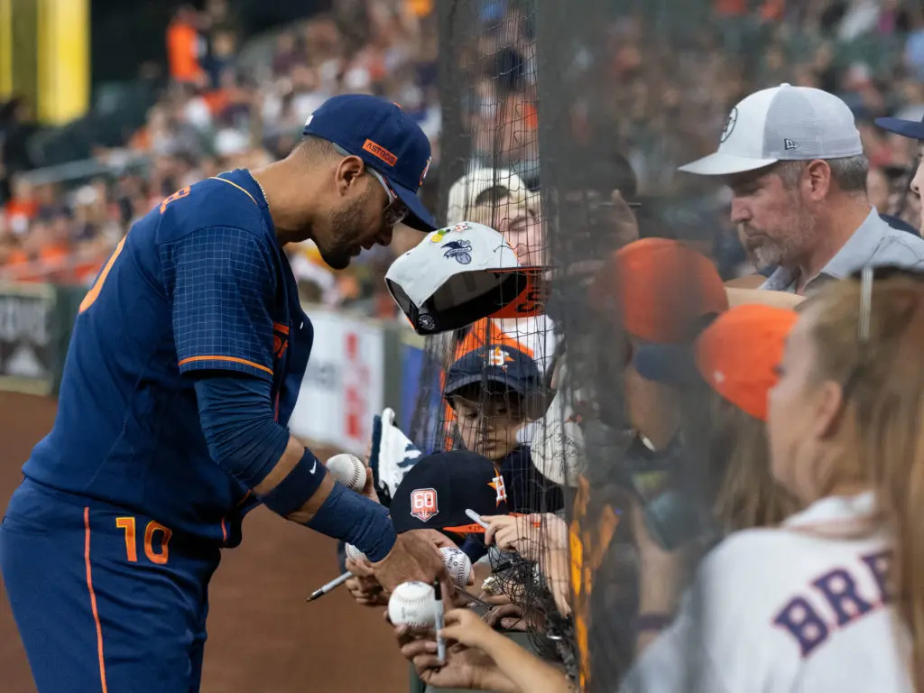 Astros stalwart Yuli Gurriel took time to sign for the fans. (Photo by F. Carter Smith)