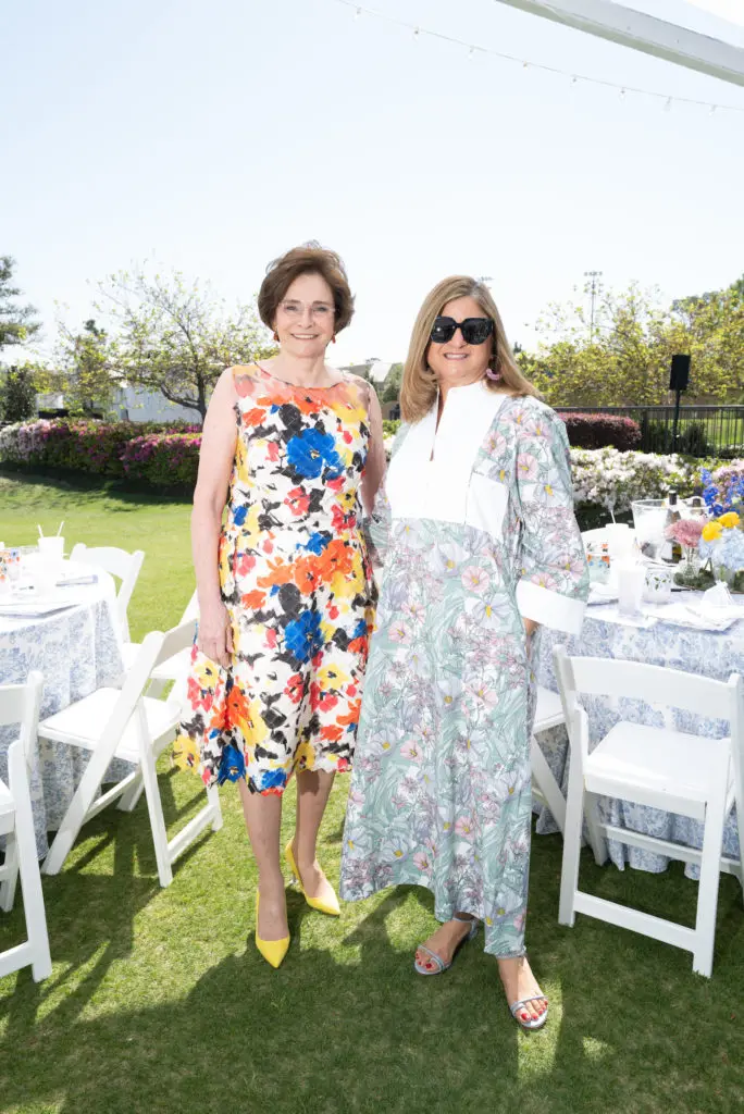 Bobbie Nau, Elvia Taylor (Photo by Daniel Ortiz)