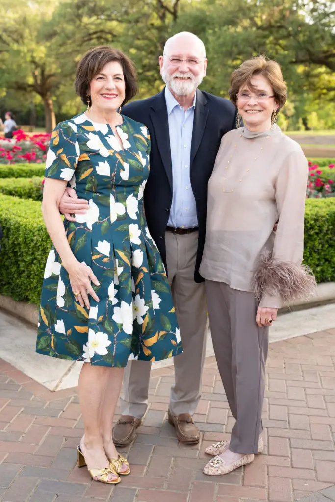 Ellie & Michael Francisco, Bobbie Nau at Hermann Park Conservancy's 'Evening in the Park' (Photo by Daniel Ortiz)