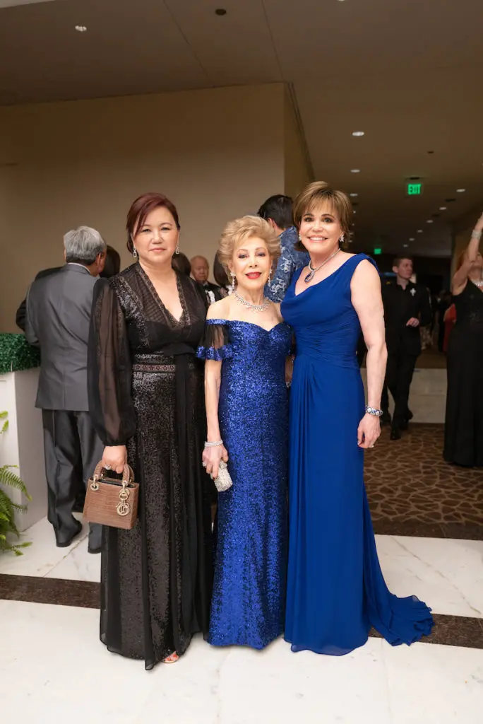 Tammy Tran Nguyen, Margaret Alkek Williams, Hallie Vanderhider at the Know Autism Gala (Photo by Daniel Ortiz)