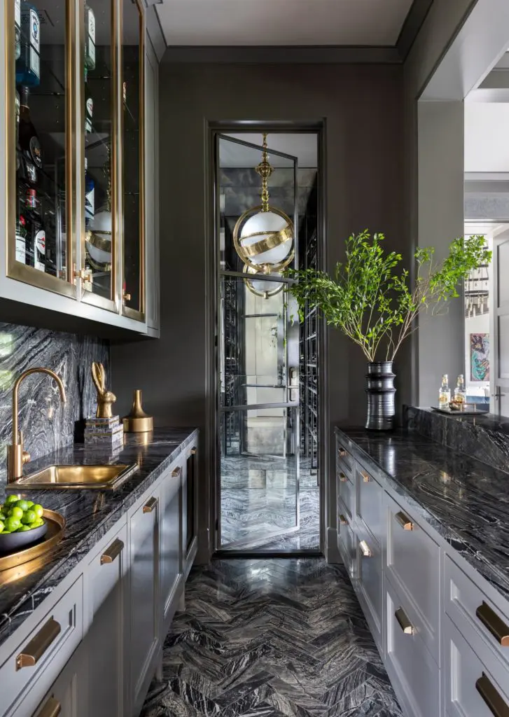 Use of Small Space, Benjamin Johnston Design. (Photos Julie Soefer)