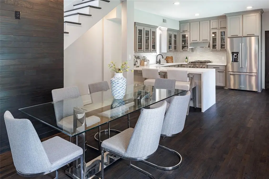 The dining nook.  (Photo by  Sean Gallagher)
