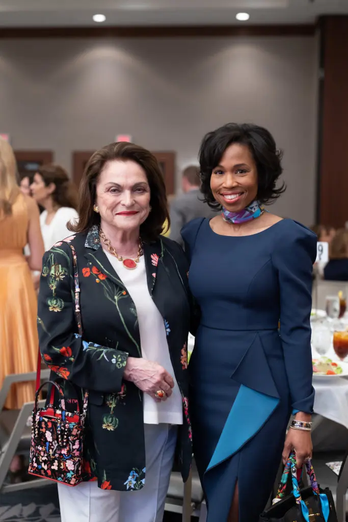 Beth Wolff, Roslyn Bazzelle Mitchell at the CanCare Survivors Luncheon (Photo by Daniel Ortiz)