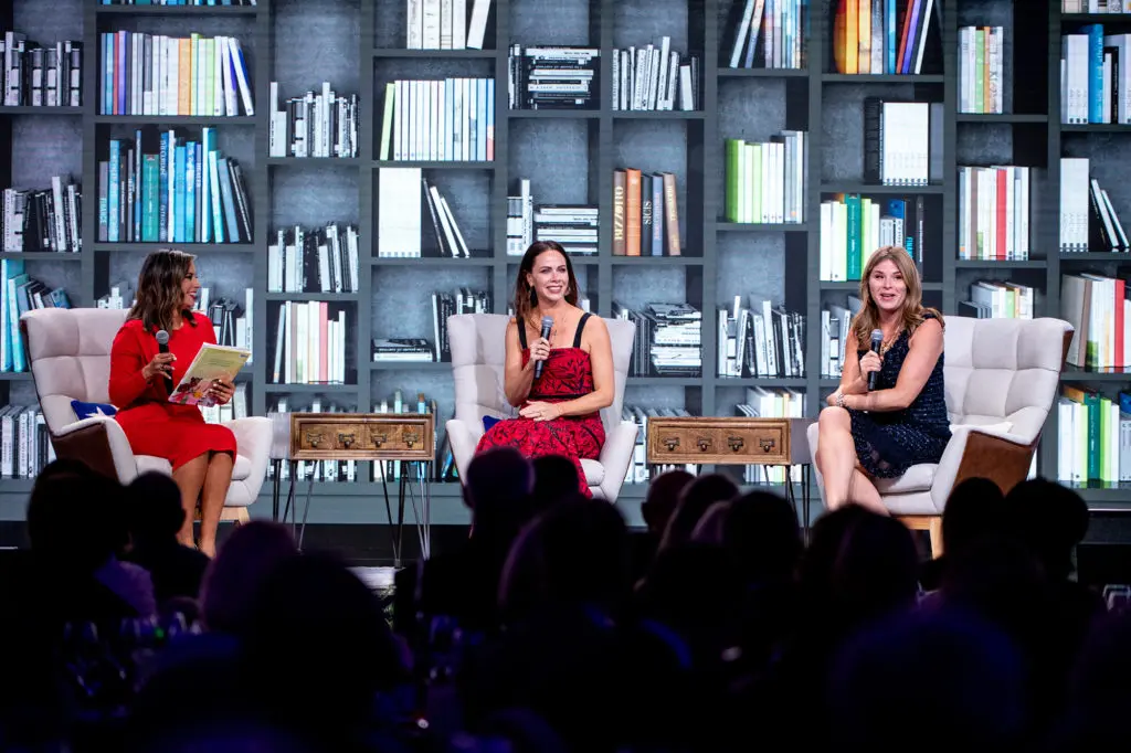 Channel 2 KPRC evening news anchor Daniella Guzman interviews Barbara Pierce Bush and Jenna Bush Hager at the Barbara Bush Houston Literacy Foundation Celebration of Reading (Photo by Michelle Watson, CatchLightGroup.com)