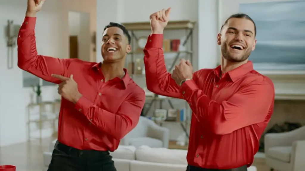 Jeremy Pena is the latest Houston Astros player who's about to become a H-E-B commercial star. Here, he hams it up with Lance McCullers Jr. in sala night. (@HEB)