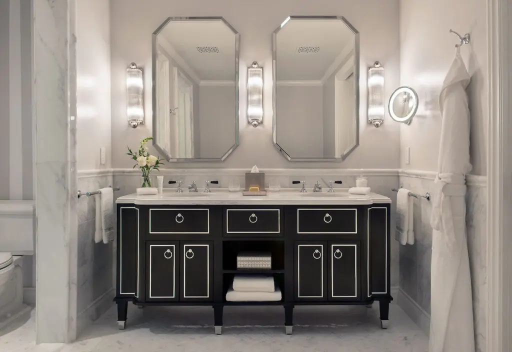 A bathroom in Rosewood Miramar Beach.