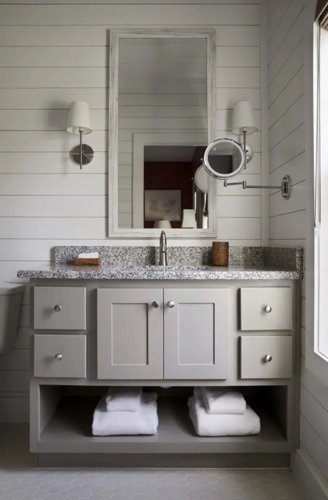 Each bedroom has a bath painted in Sherwin Williams Snowbound. (Photo by Pär Bengtsson)