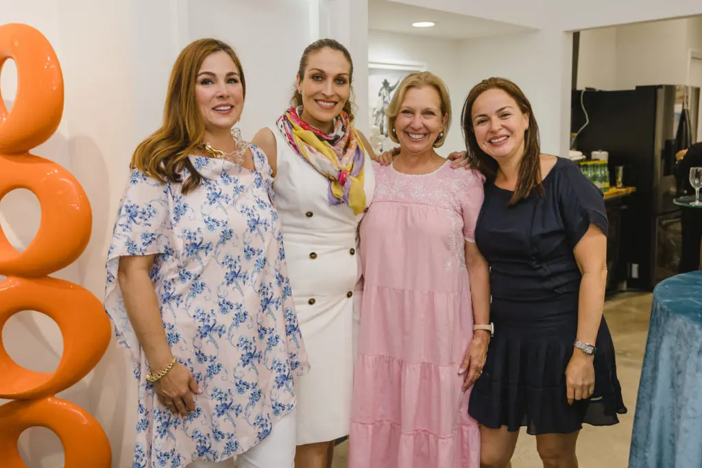 Dawn Ginn, Carla Munoz, Sarah Eilers, Vanessa Iturbe (Photo by Johnny Than)